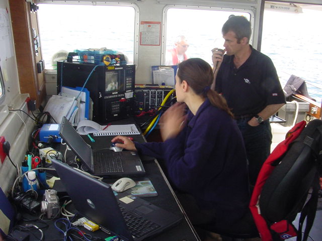 Communicating with the diver during a dive